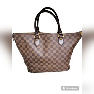 Authentic Louis Vuitton Saleya MM Damier womens bag. Color brown